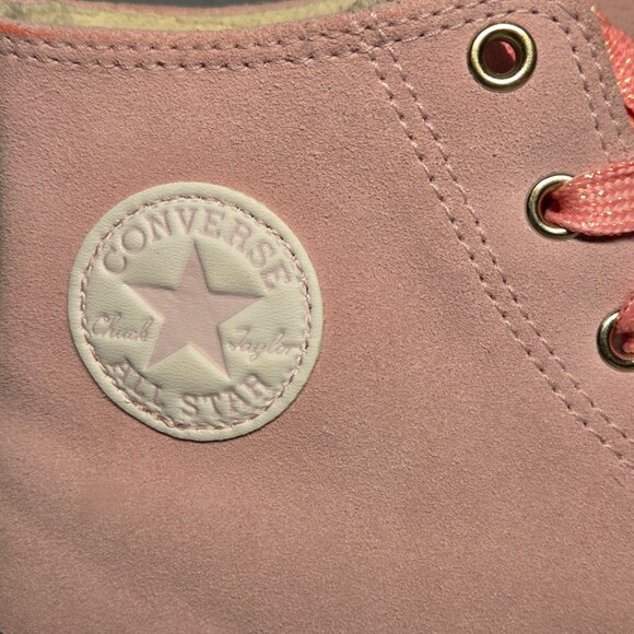 Converse Chuck Taylor All Star High GS “Playful Llama” - Size: 6 (Juniors) - Picture 7 of 12